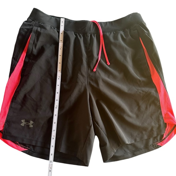 Under Armour • 7” inseam Shorts • Women’s size L - Picture 6 of 7